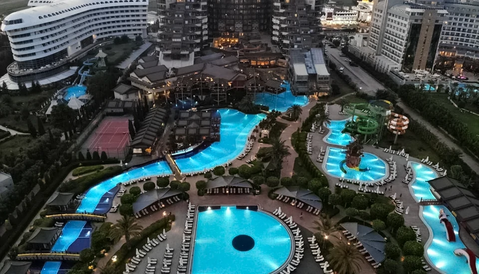 هتل لیماک لارا دلوکس آنتالیا